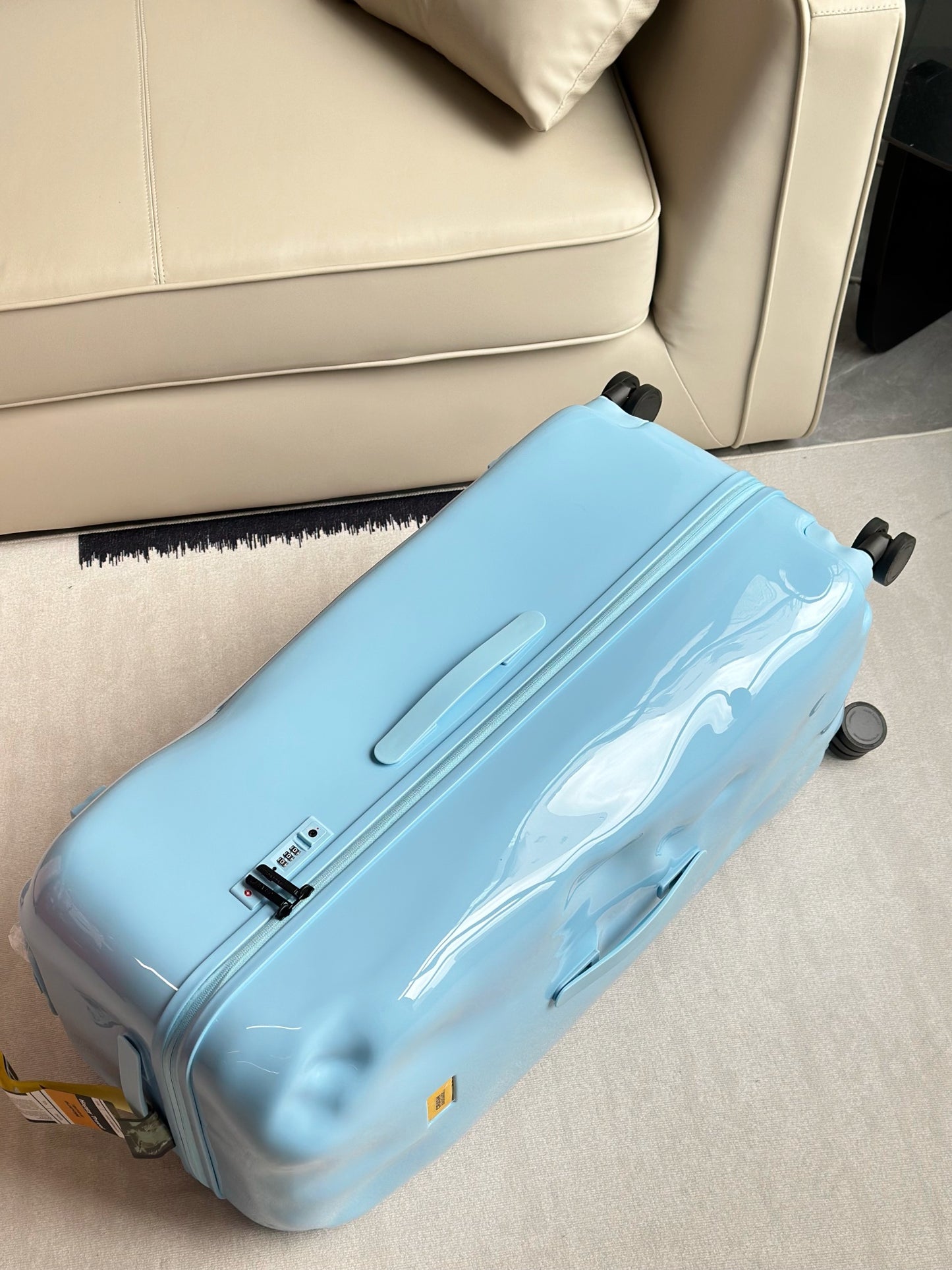 Modern Light Blue Dented Hardshell Spinner Luggage