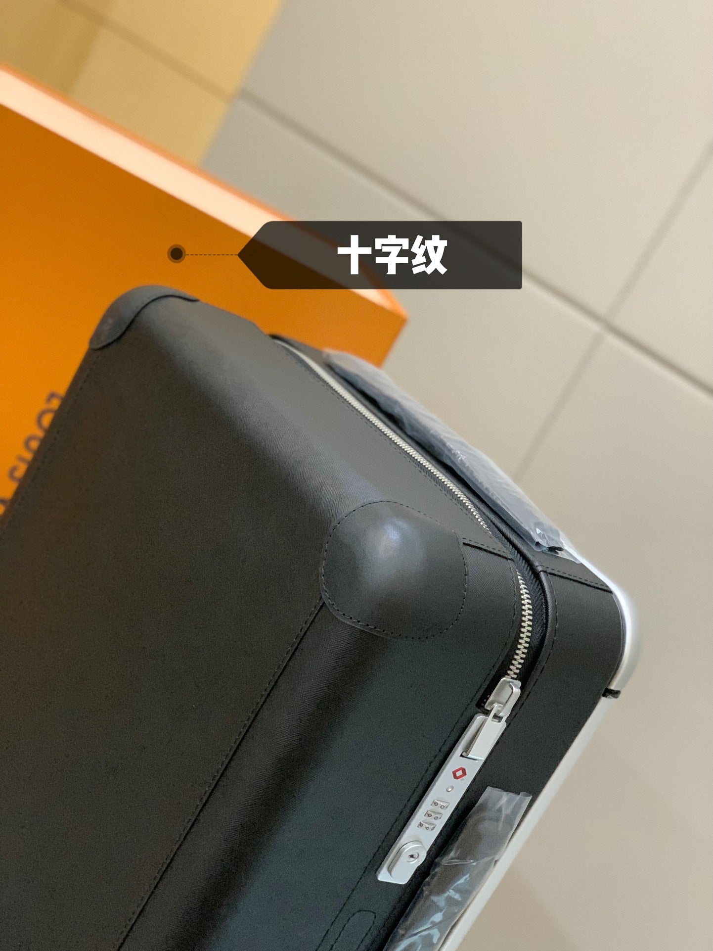 55cm Black Hardshell Spinner Suitcase Carry-On Travel Luggage