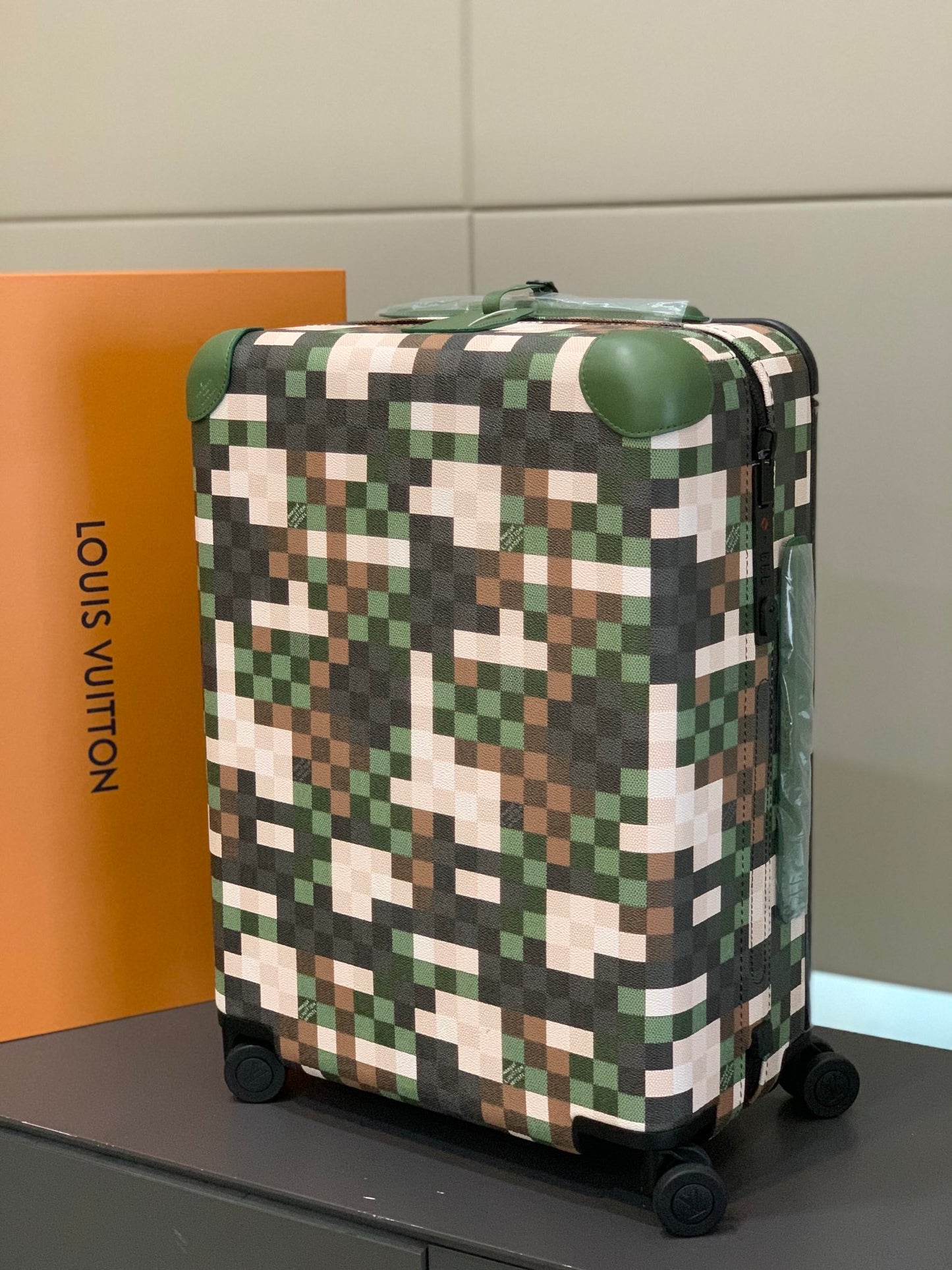 Green Pixelated Camouflage Hardshell Spinner Suitcase