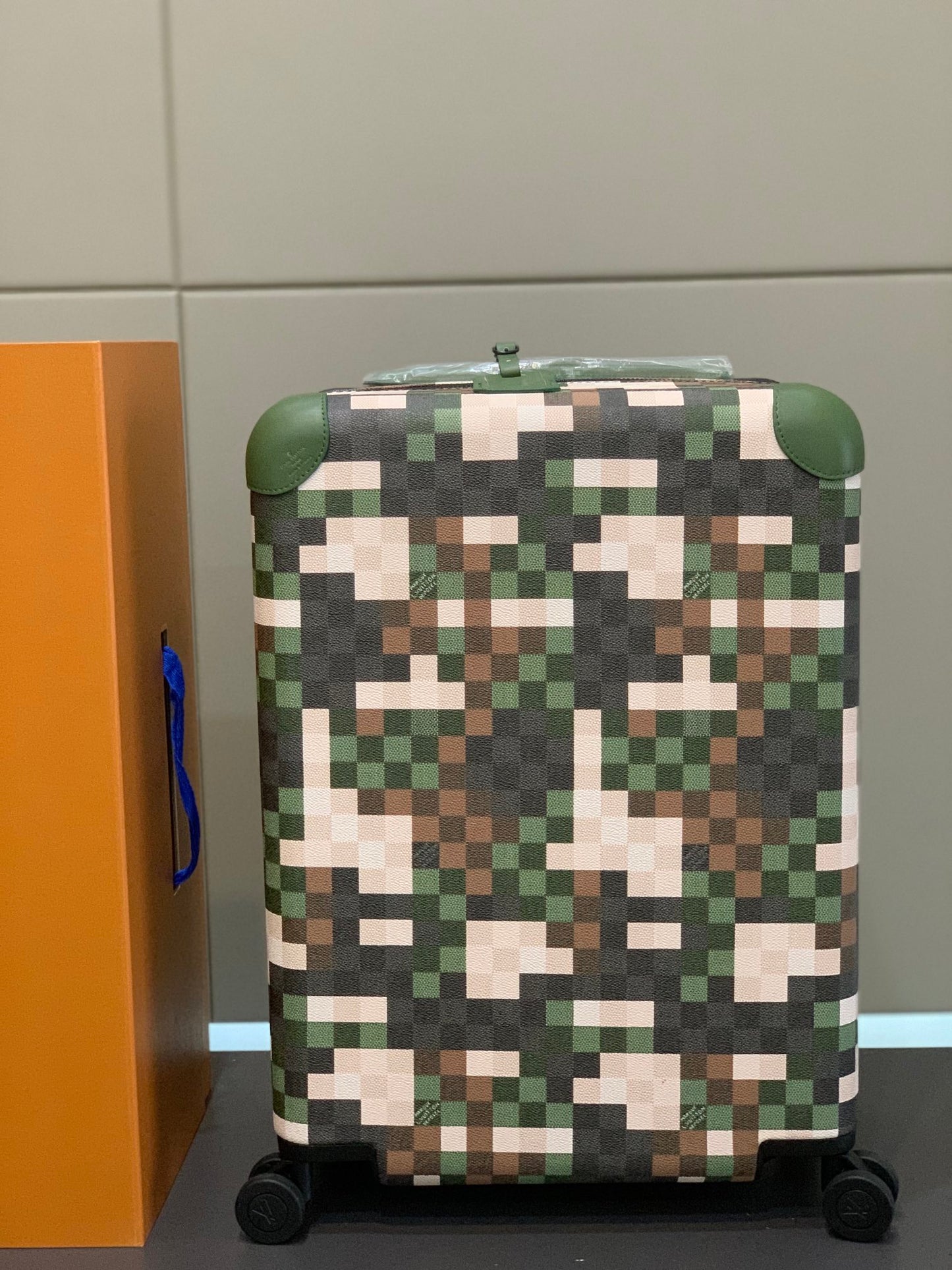 Green Pixelated Camouflage Hardshell Spinner Suitcase