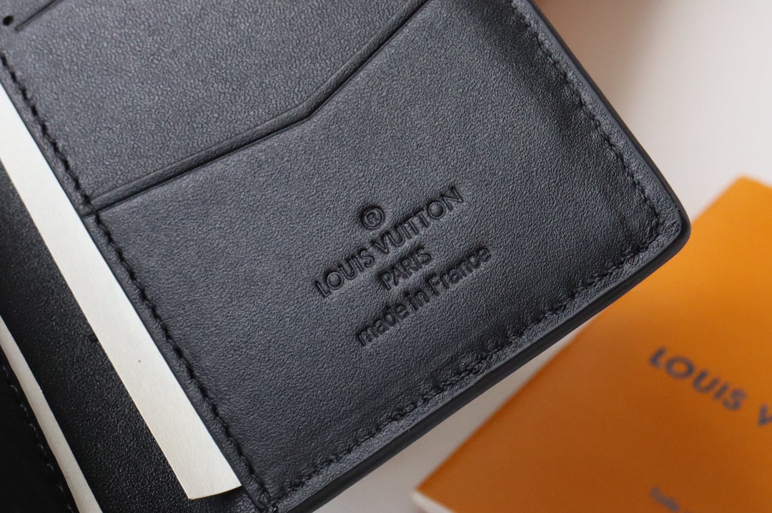 Louis Vuitton Minimalist Black Pebbled Leather Slim Card Holder Wallet