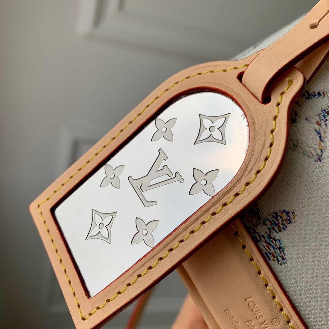 Louis Vuitton Luxury White Monogram Mini Bucket Bag with Gold Chain and Leather Trim