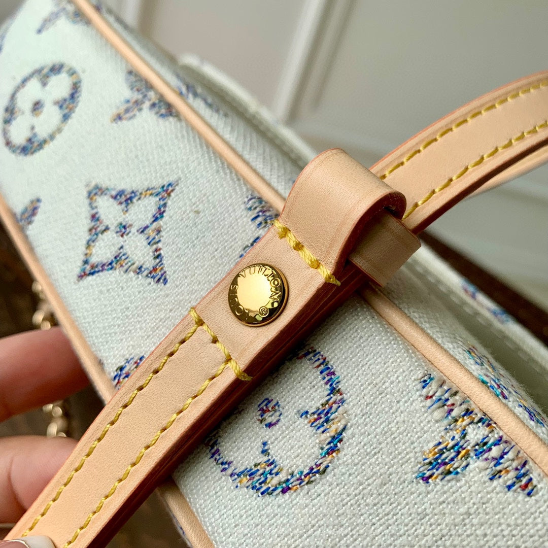 Louis Vuitton Elegant White Monogram Flap Shoulder Bag with Gold Chain