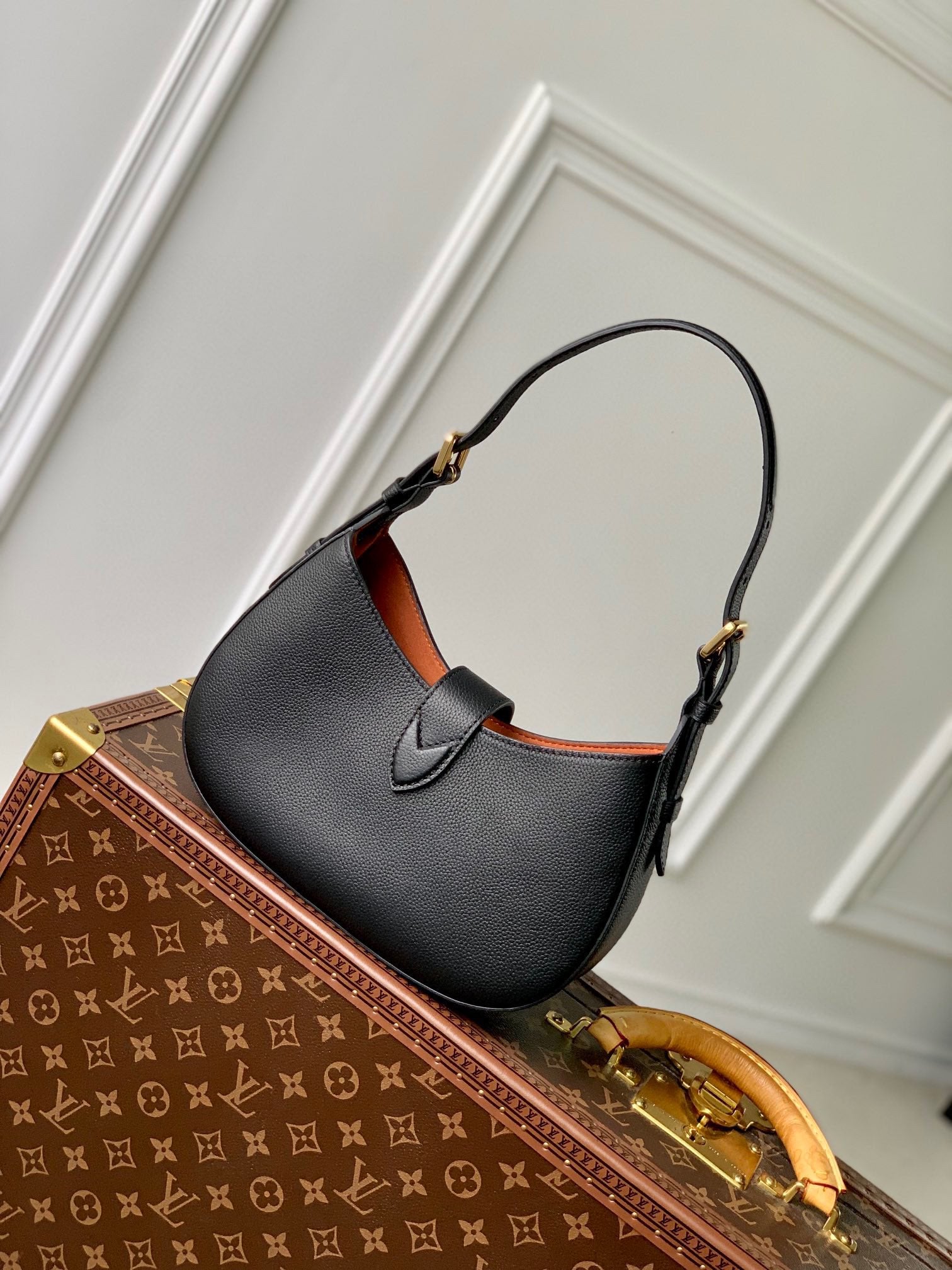 Louis Vuitton Monogram Empreinte Loop Handbag - Black Leather