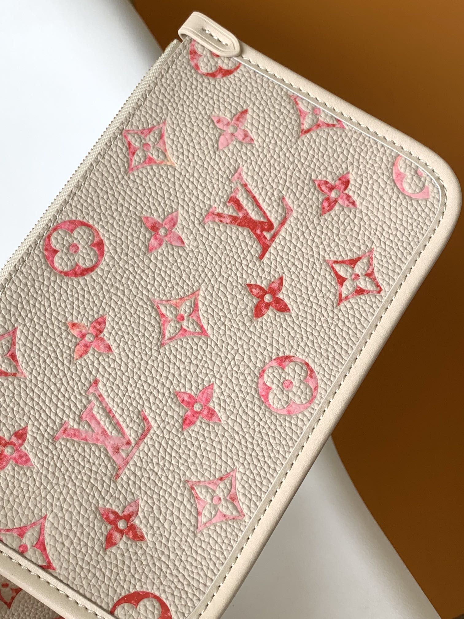 Louis Vuitton Elegant Pastel Pink Monogram Hobo Shoulder Bag for Women
