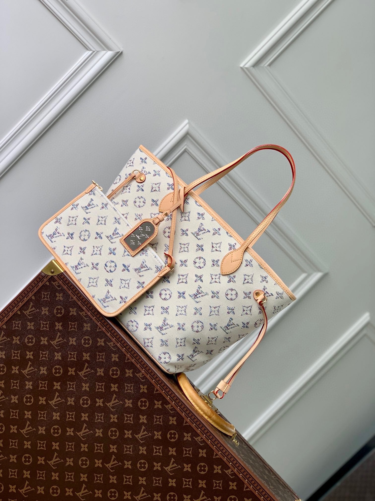 Louis Vuitton Neverfull MM Tote Bag - White Monogram Canvas with Leather Trim
