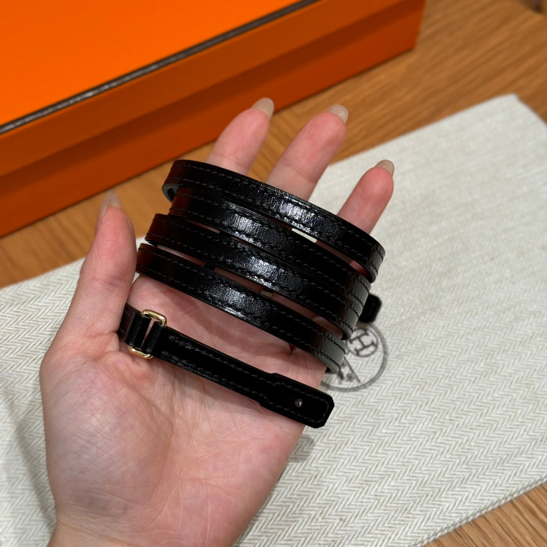 Hermès Kelly To Go Wallet - Black Epsom Leather with Gold Hardware