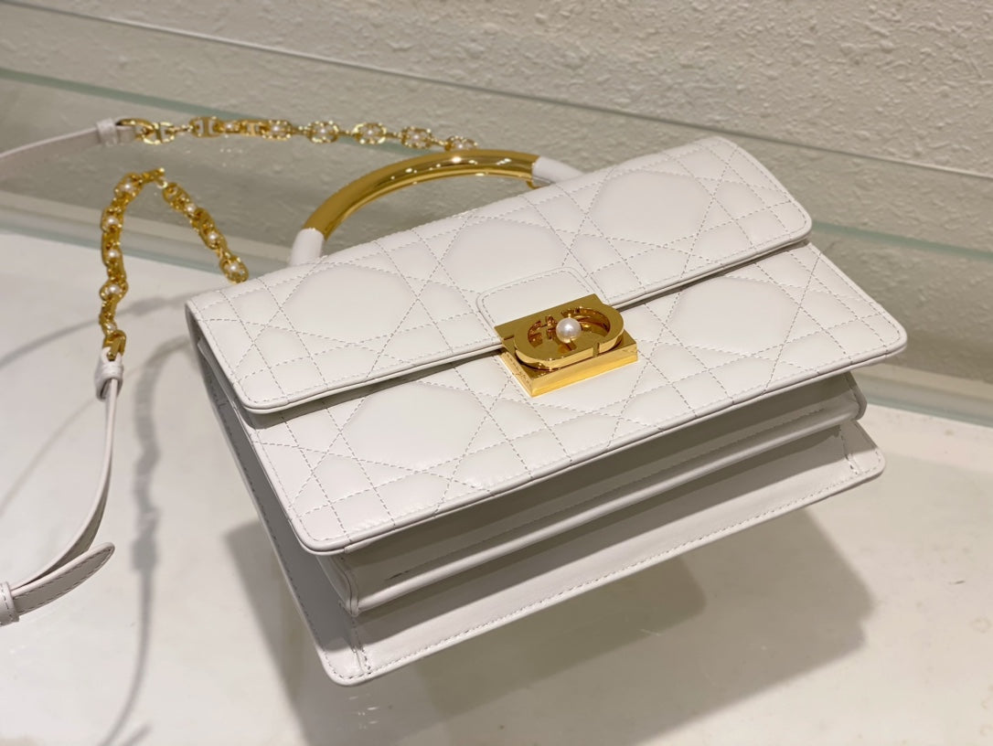 Dior Elegant White Quilted Leather Handbag with Gold Chain Strap