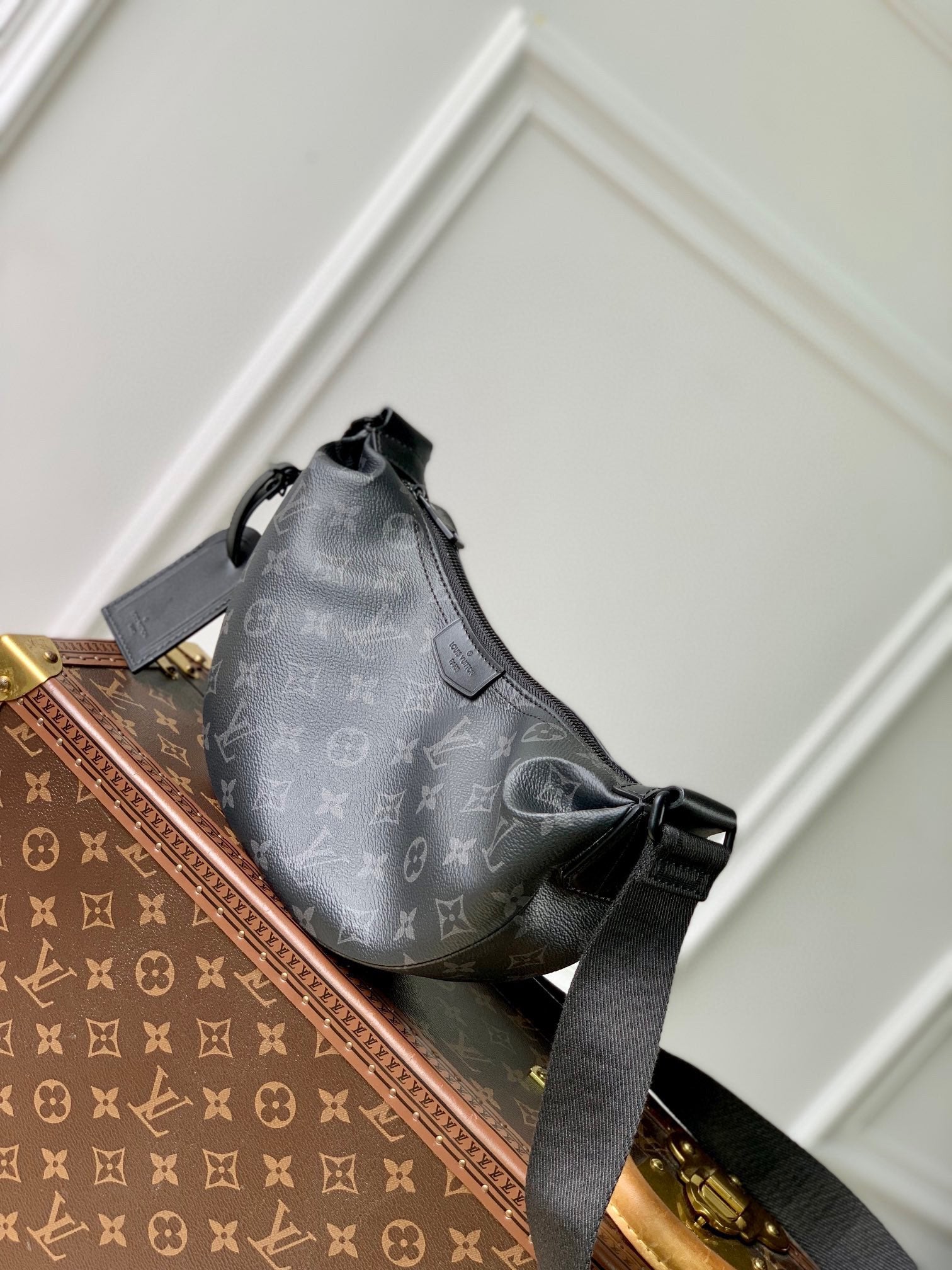Louis Vuitton Black Monogram Crescent Sling Bag Unisex Crossbody Waist Pack