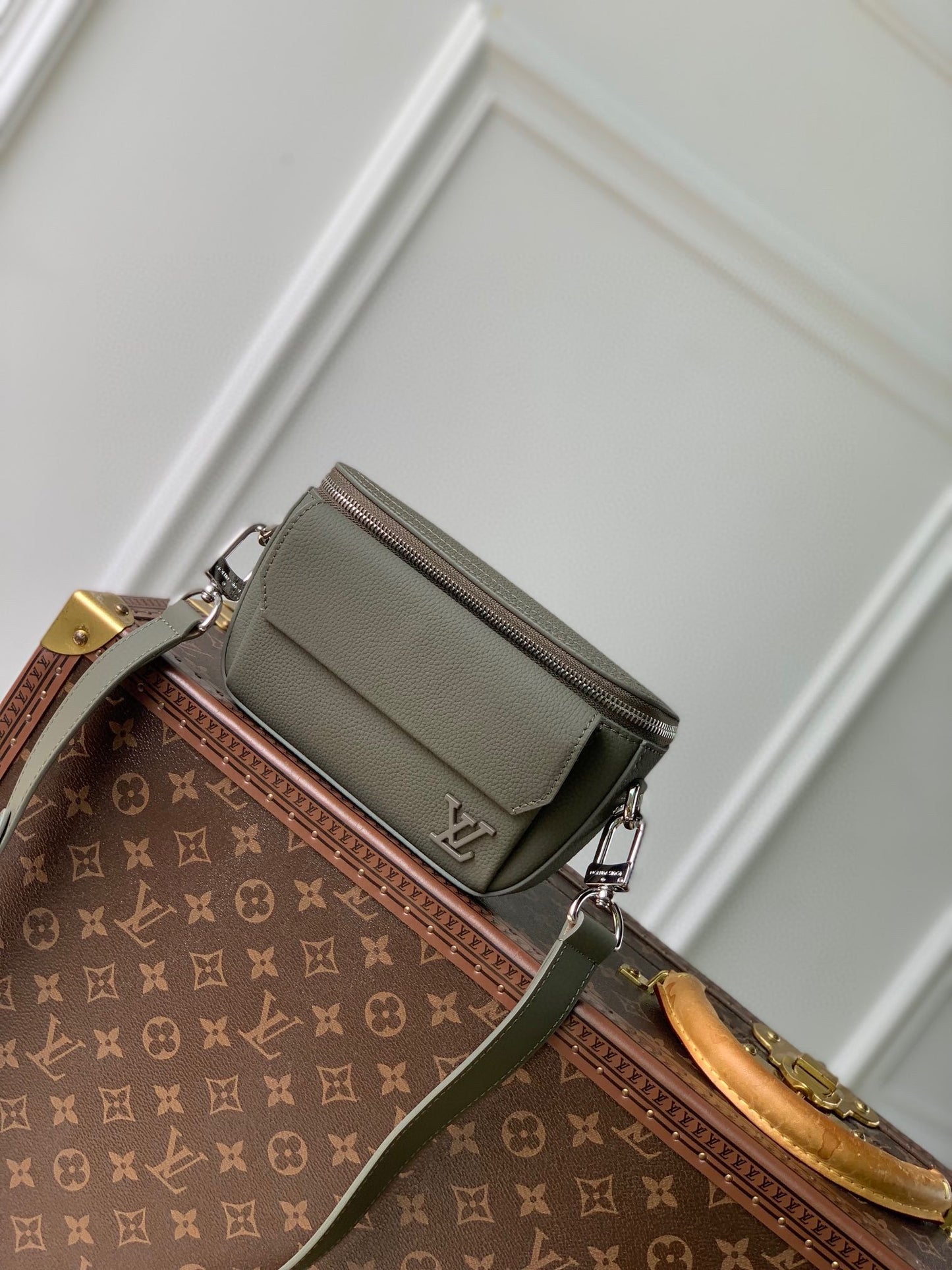 Louis Vuitton Minimalist Olive Green Belt Bag Unisex Crossbody Fanny Pack