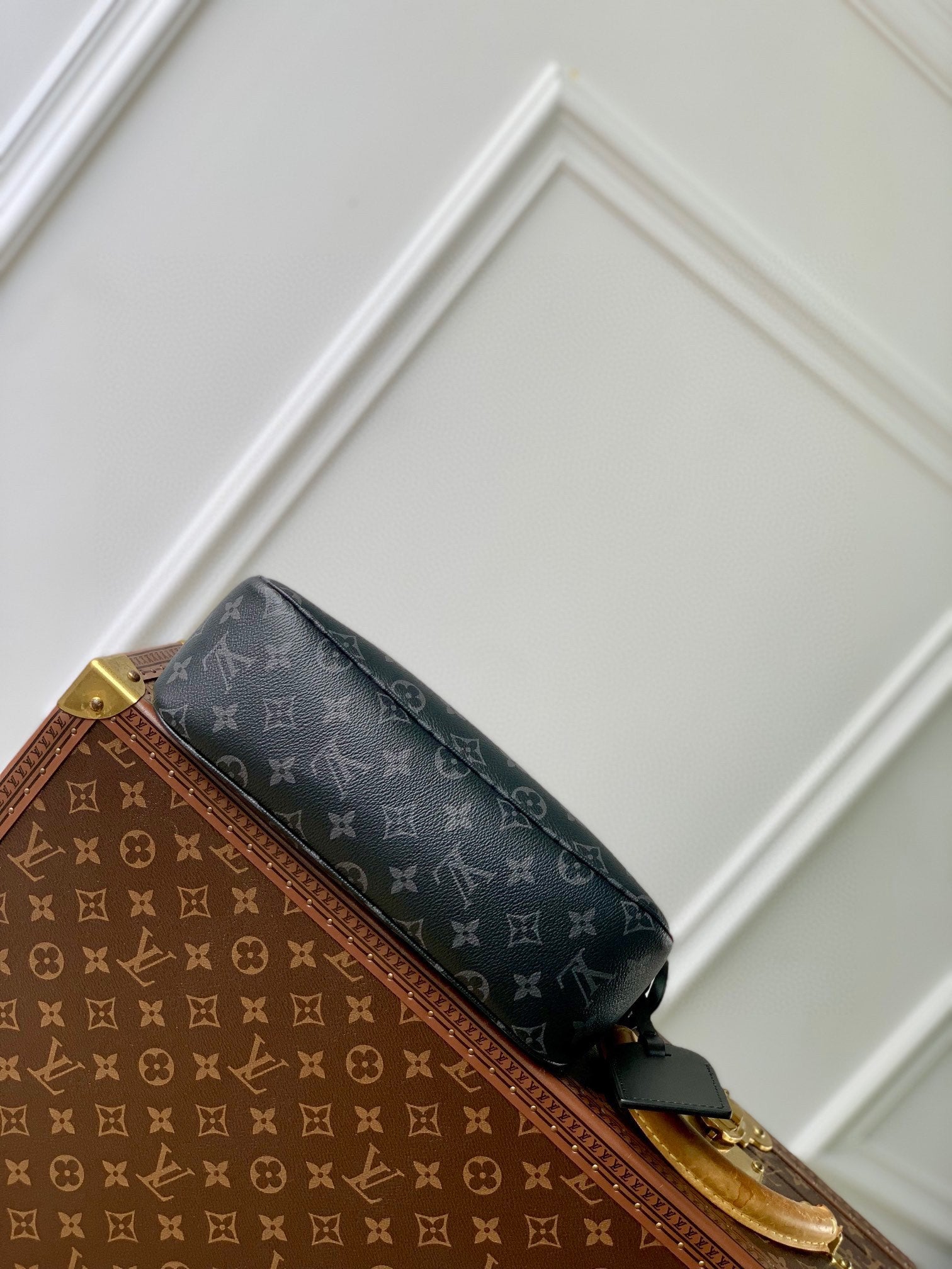 Louis Vuitton Dark Grey Monogram Pattern Canvas Messenger Crossbody Bag