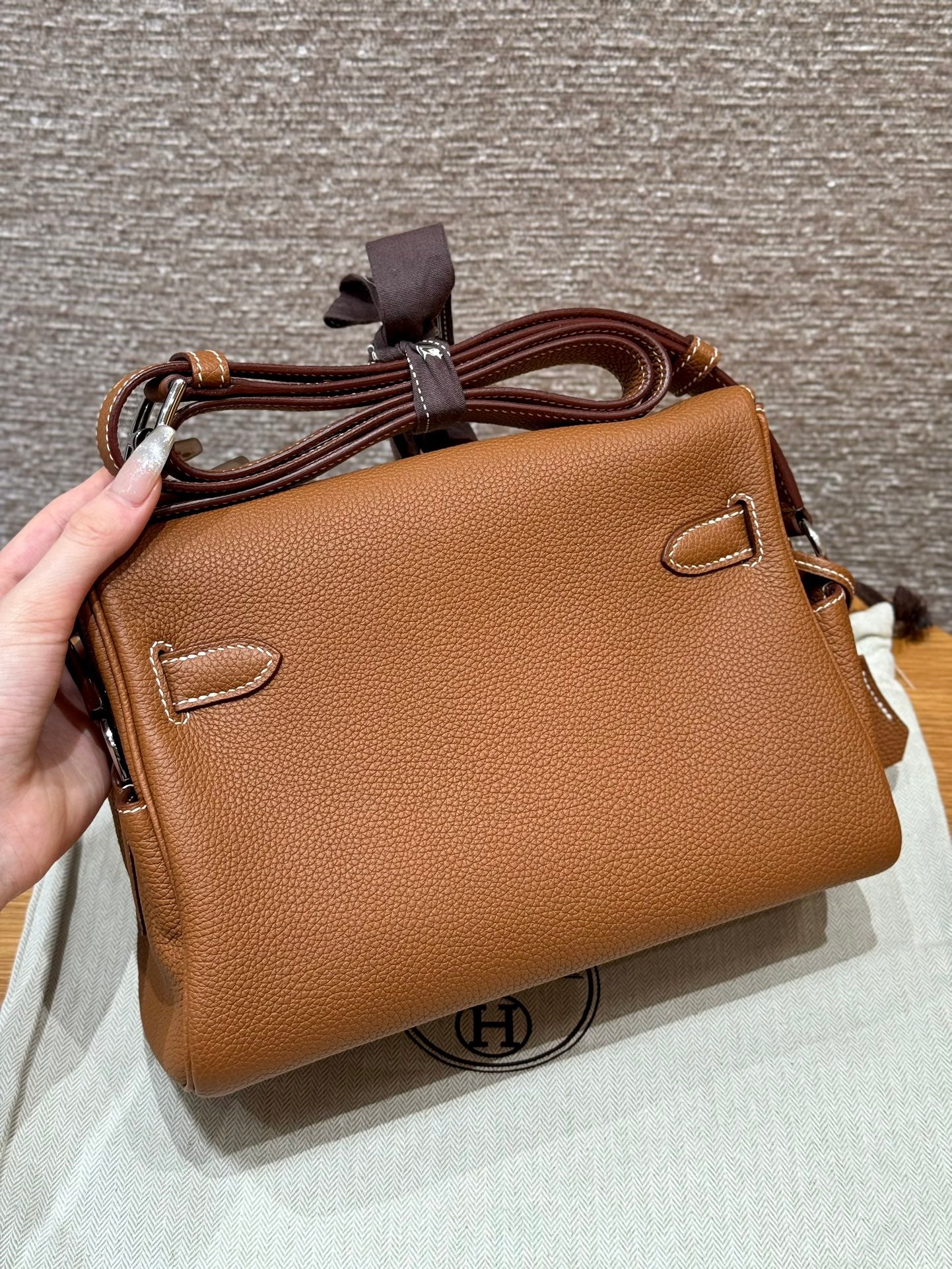 Luxury Tan Leather Messenger Bag - Classic Flap Design with Silver Hardware