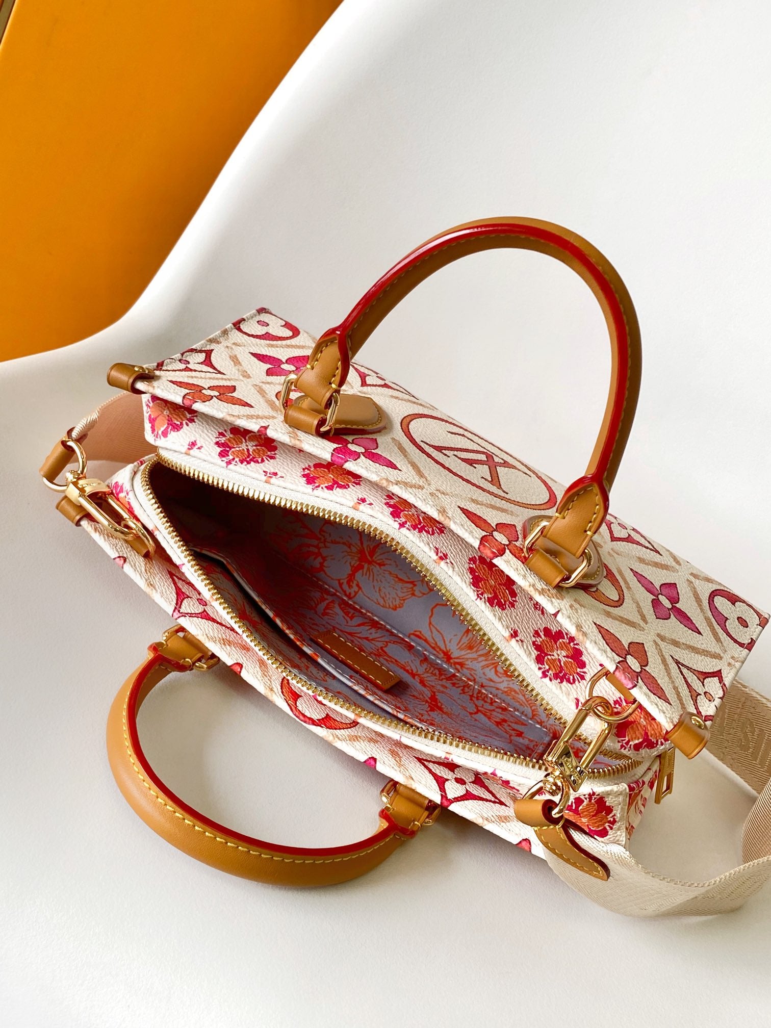 Louis Vuitton Gradient Geometric Floral Print Crossbody Handbag with Coin Purse