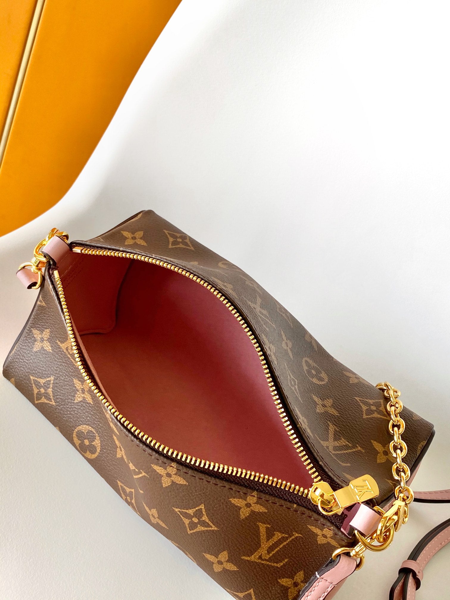 Louis Vuitton Monogram Star Shoulder Bag - Brown &amp; Pink