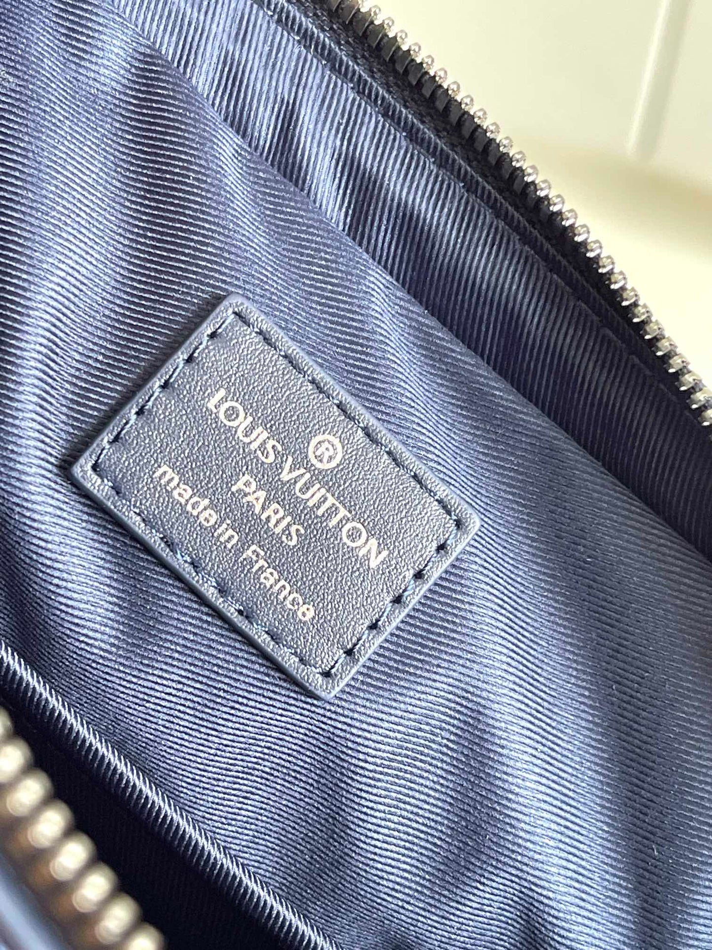 Louis Vuitton Blue Monogram Gradient Crossbody Messenger Bag with Detachable Pouch