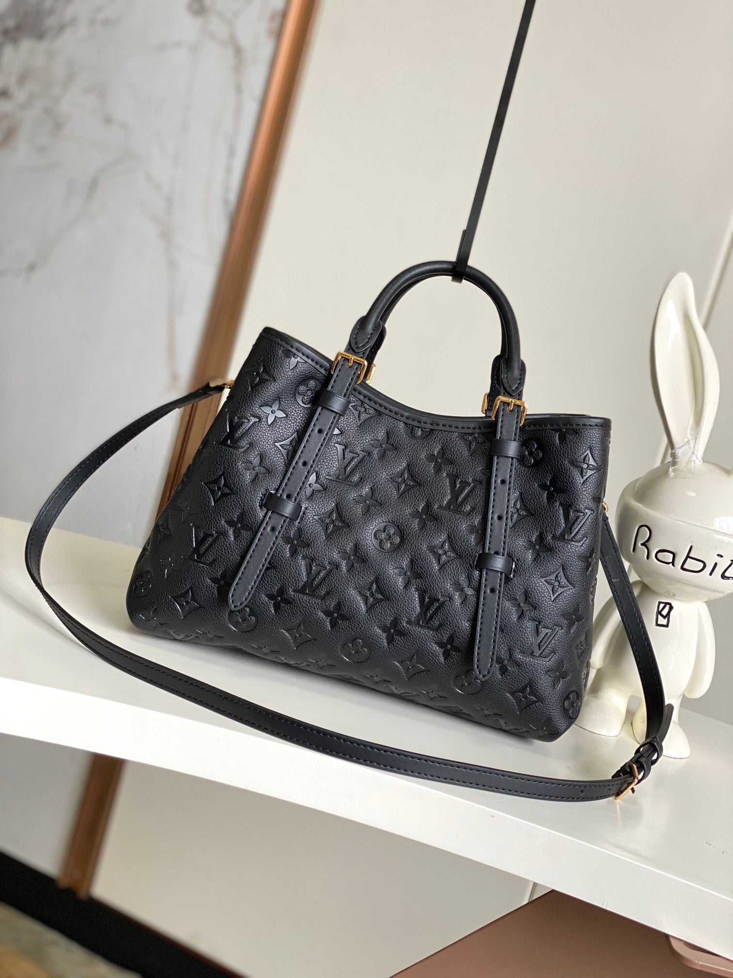 Louis Vuitton Montaigne MM Monogram Empreinte Leather Tote Bag - Noir