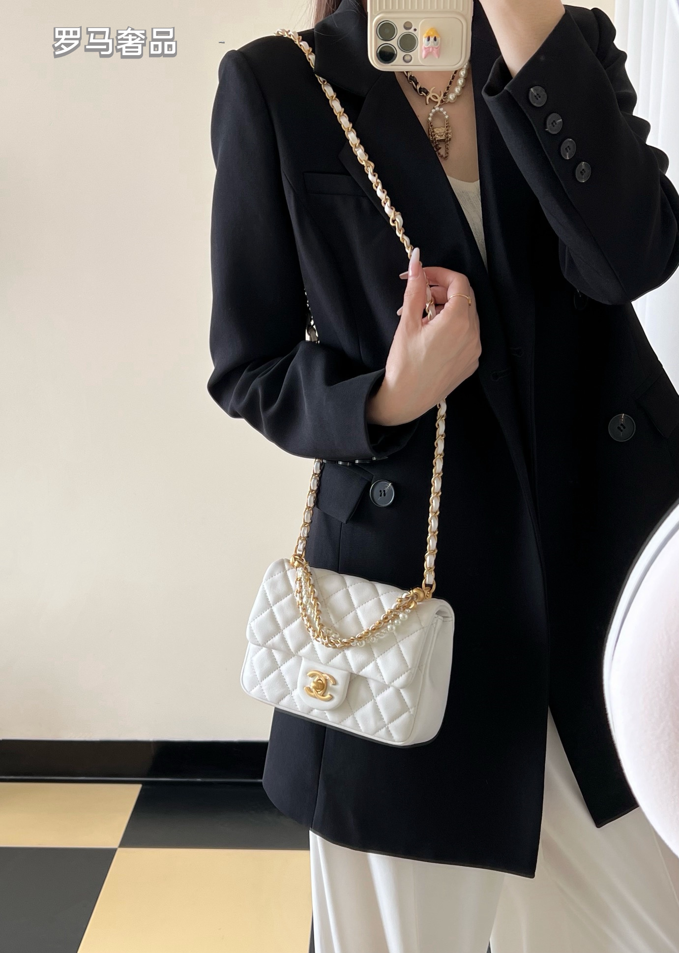 Elegant White Quilted Leather Mini Flap Shoulder Bag with Gold-Tone Hardware