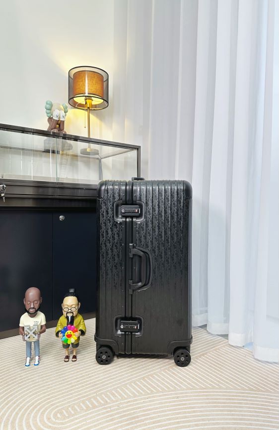 Modern Black Textured Hardside Spinner Luggage with Wheels