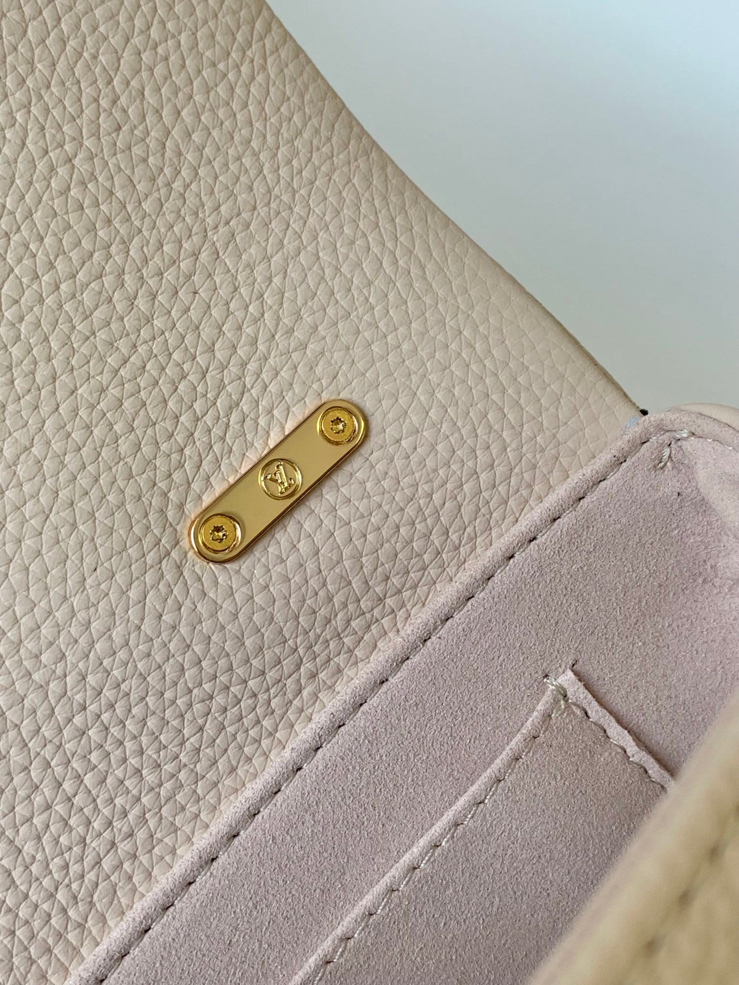 Louis Vuitton Elegant Cream Embossed Leather Top Handle Handbag with Shoulder Strap