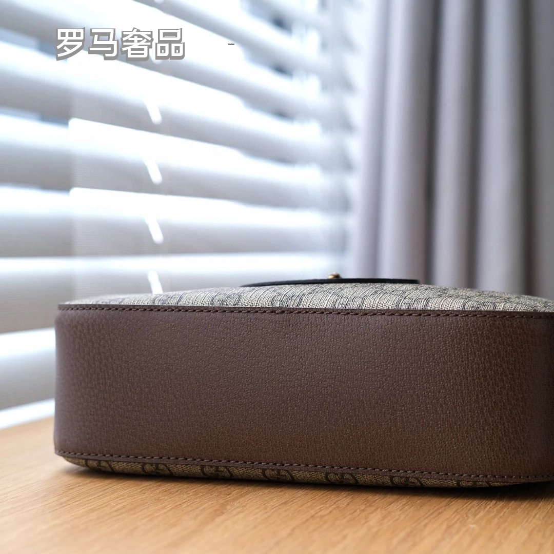 Gucci Neo Vintage GG Supreme Small Messenger Bag