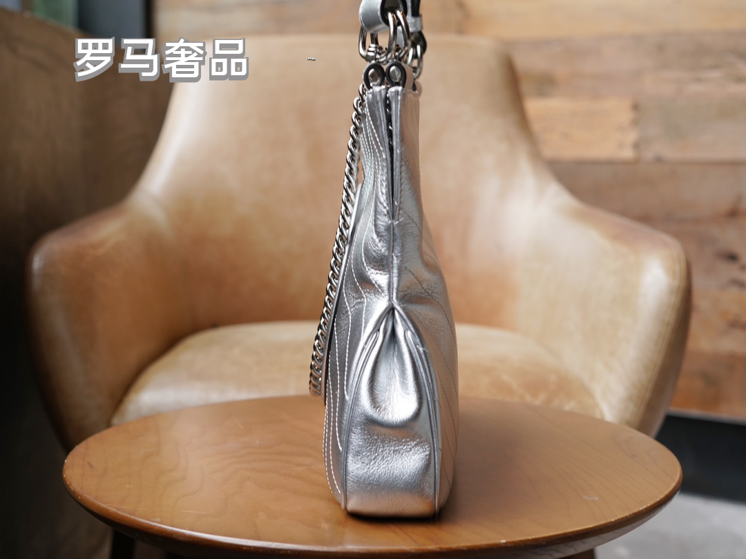 Gucci Metallic Silver Quilted Leather Shoulder Bag with Chain Strap