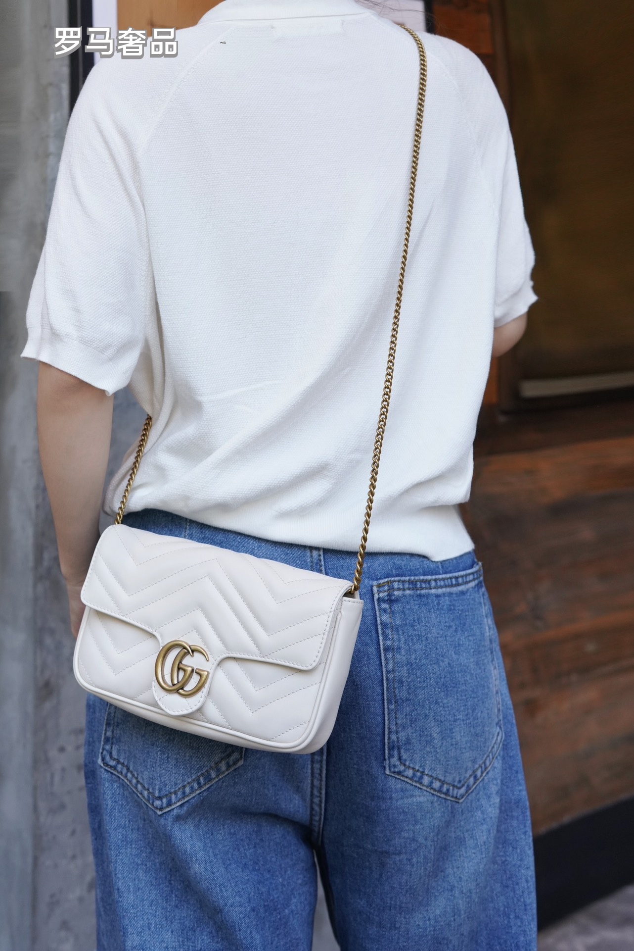 Gucci Luxury Black Chevron Quilted Leather Crossbody Bag with Gold Chain