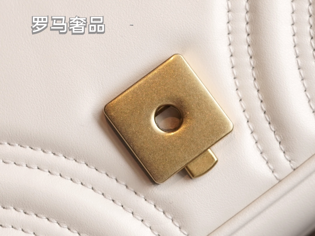 Gucci Elegant Quilted White Leather Shoulder Bag with Gold Chain Strap