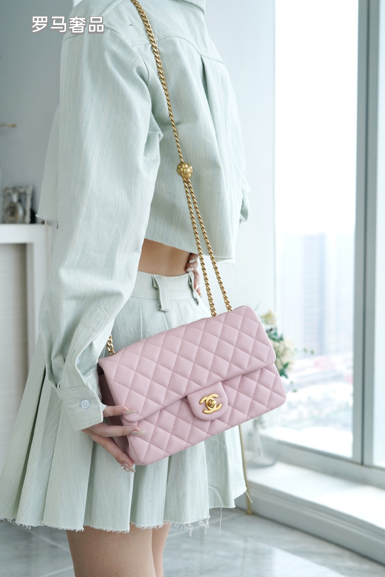 Pink Quilted Flap Bag with Gold-Tone Chain and Logo - Blue Tanzon