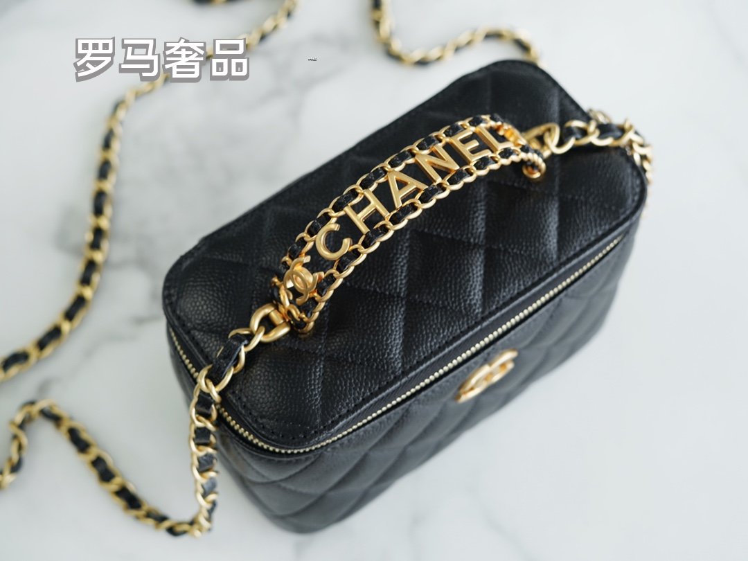 Chanel White Quilted Lambskin Small Vanity Case with Gold-Tone Hardware