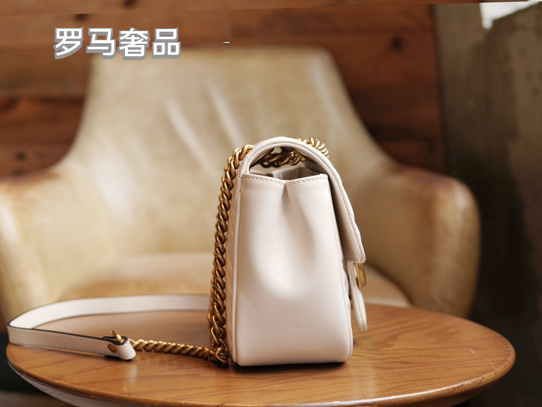 Gucci Elegant Quilted White Leather Shoulder Bag with Gold Chain Strap