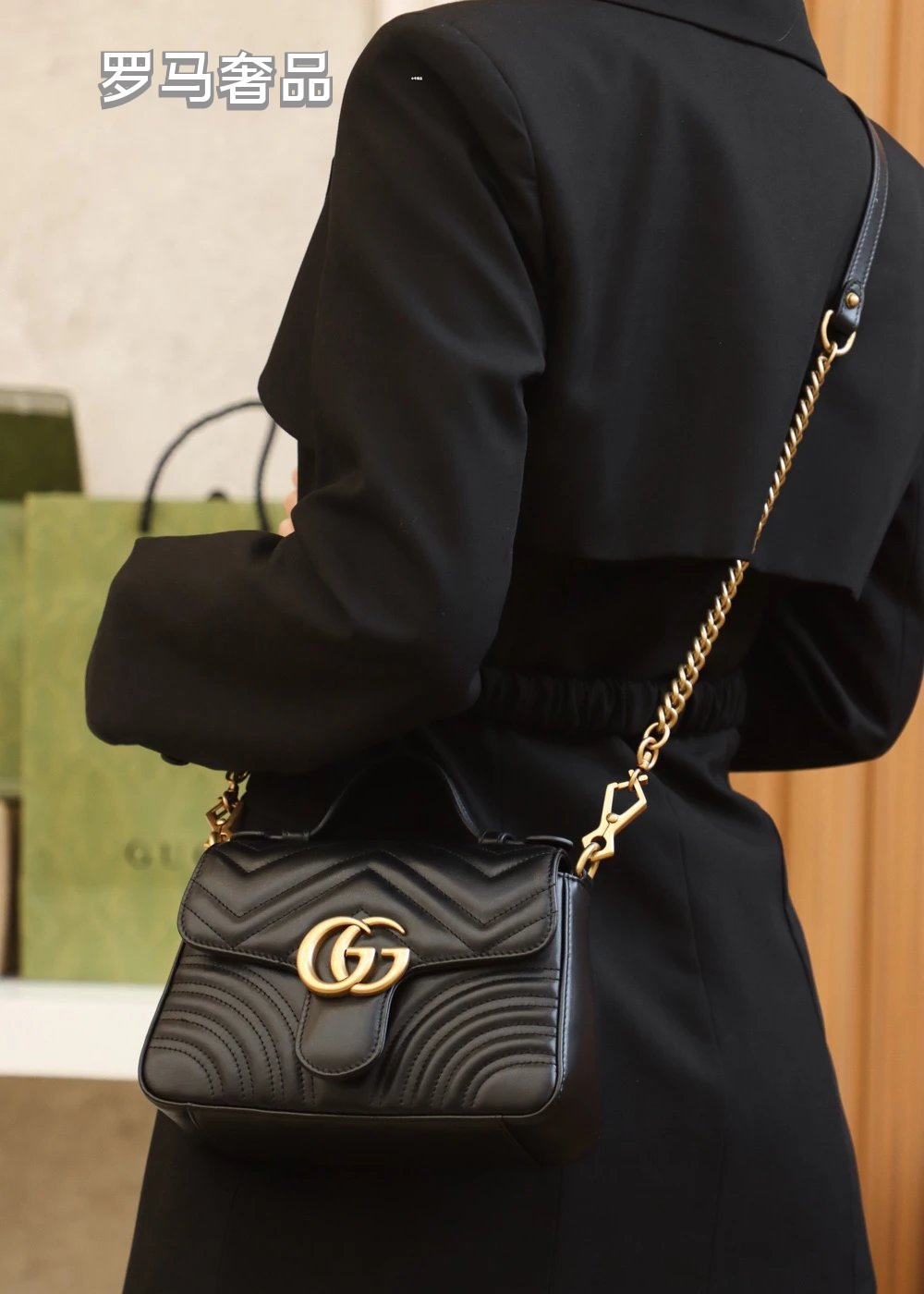 Gucci Elegant White Chevron Quilted Leather Handbag with Gold Hardware