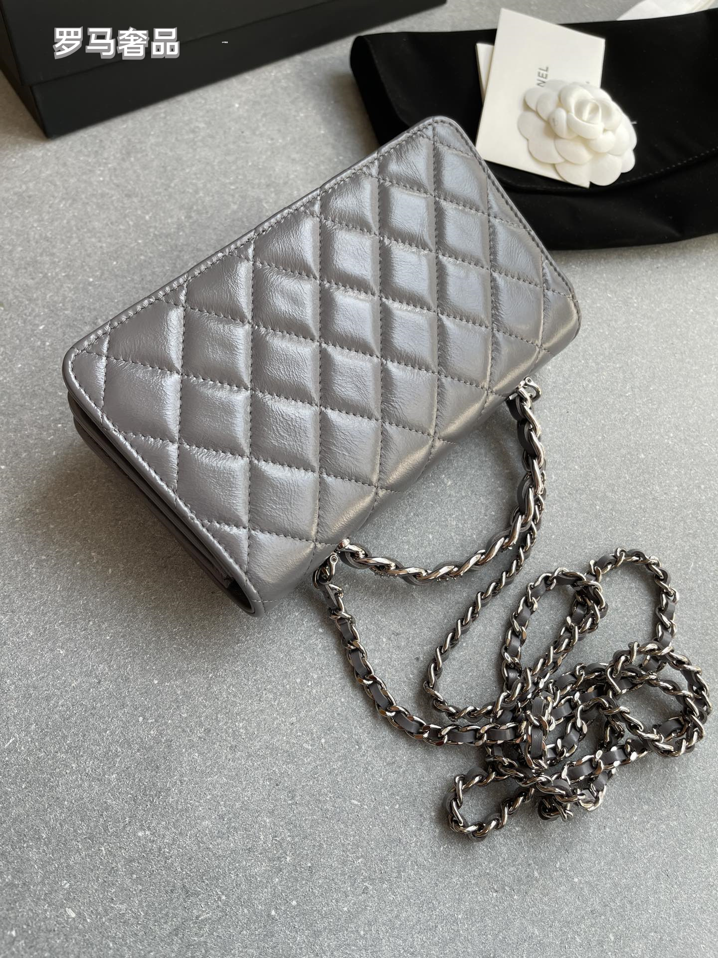 Elegant Quilted Leather Crossbody Flap Bag with Chain Strap - Multiple Colors