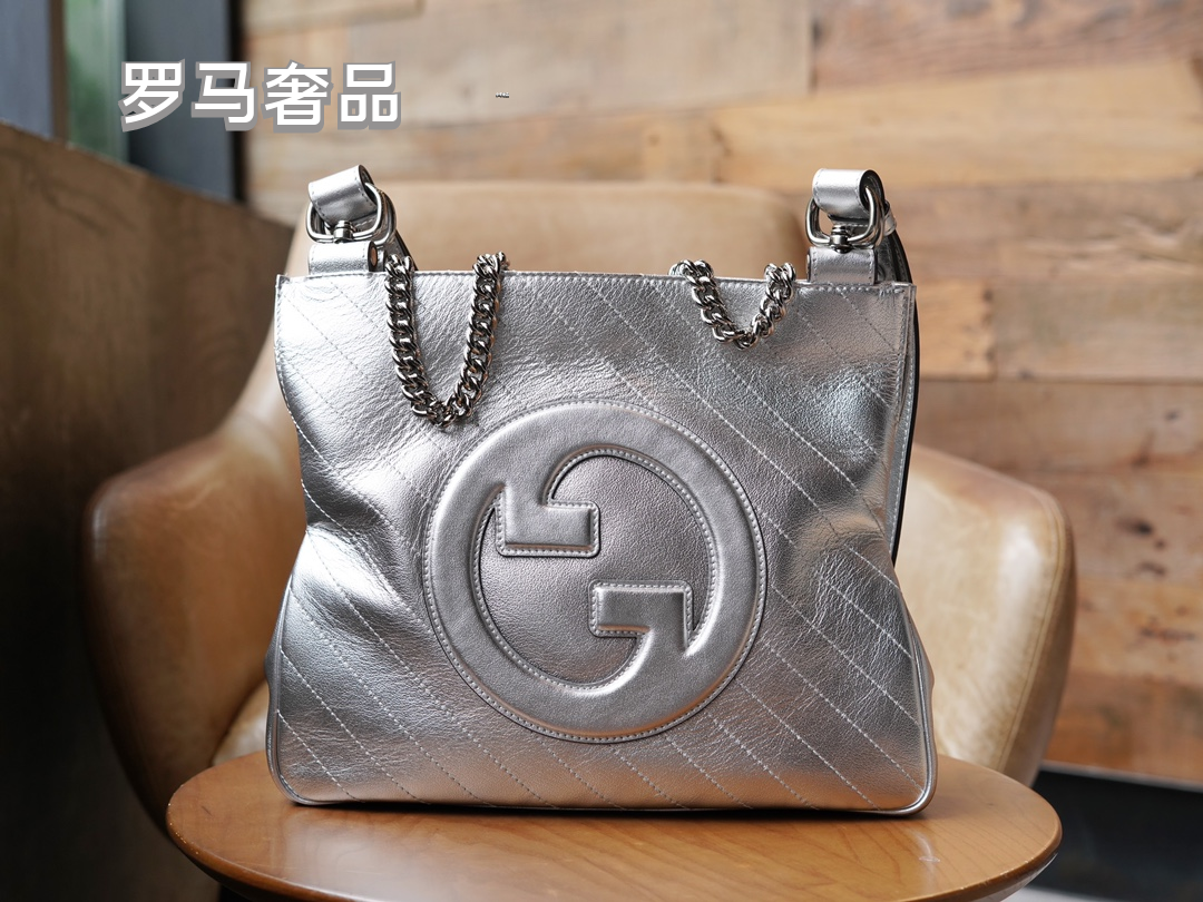 Gucci Metallic Silver Quilted Leather Shoulder Bag with Chain Strap