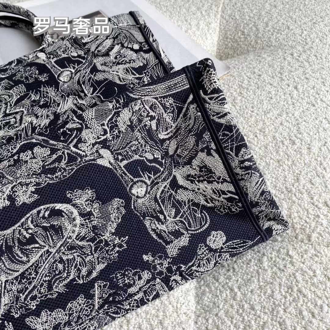 Dior Large Capacity Monochrome Embroidered Toile Canvas Tote Bag