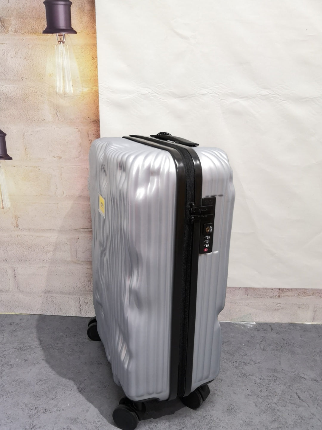 Modern Colorful Hard Shell Spinner Suitcase with Telescopic Handle